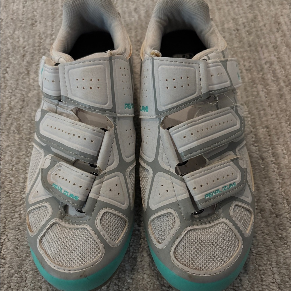 Pearl Izumi Cycling Shoes - Gray and Teal
